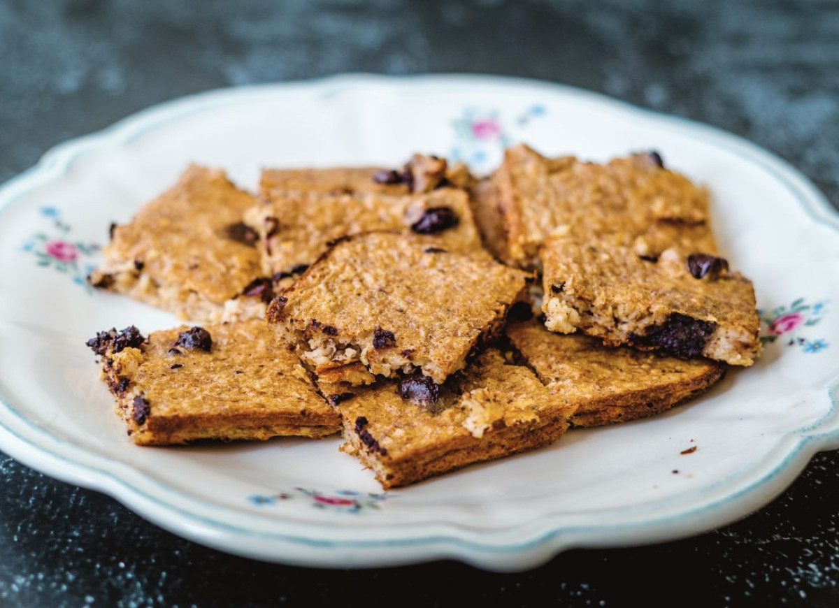 Ciastka orzechowe krojone