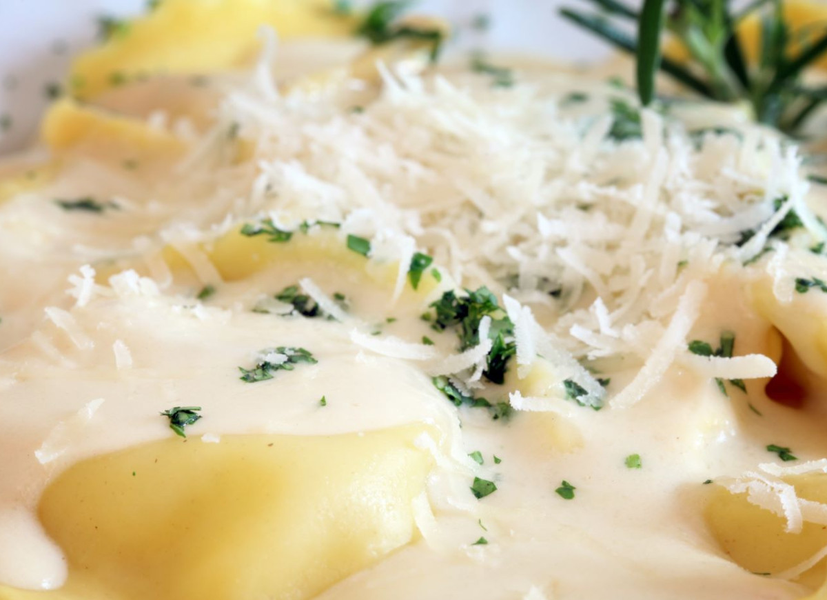 biała lazania z patelni