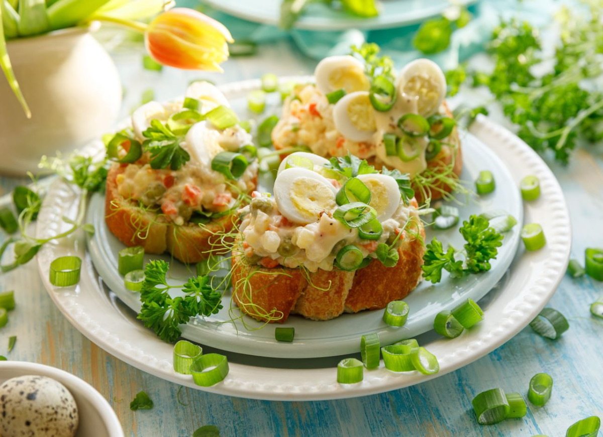 kanapki z sałatką jarzynową