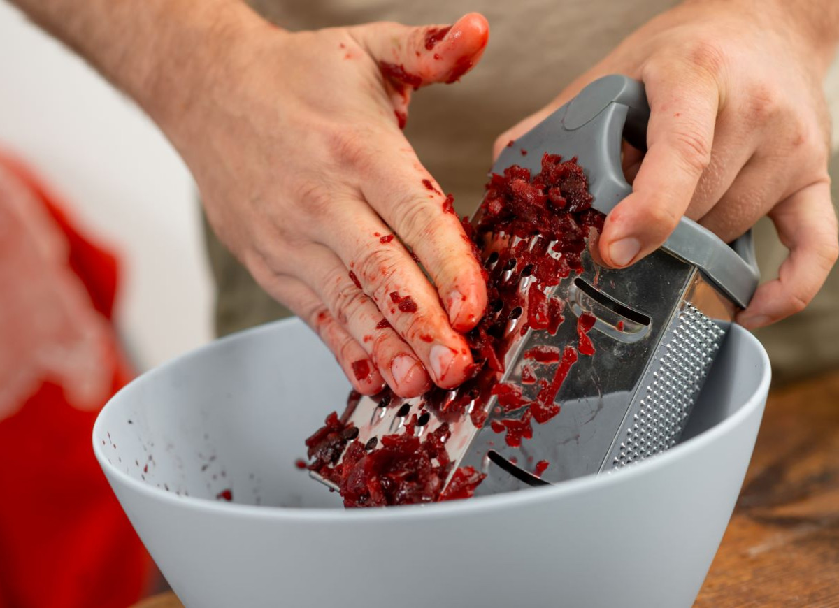 Sałatka z gotowanych buraków i ogórków kiszonych