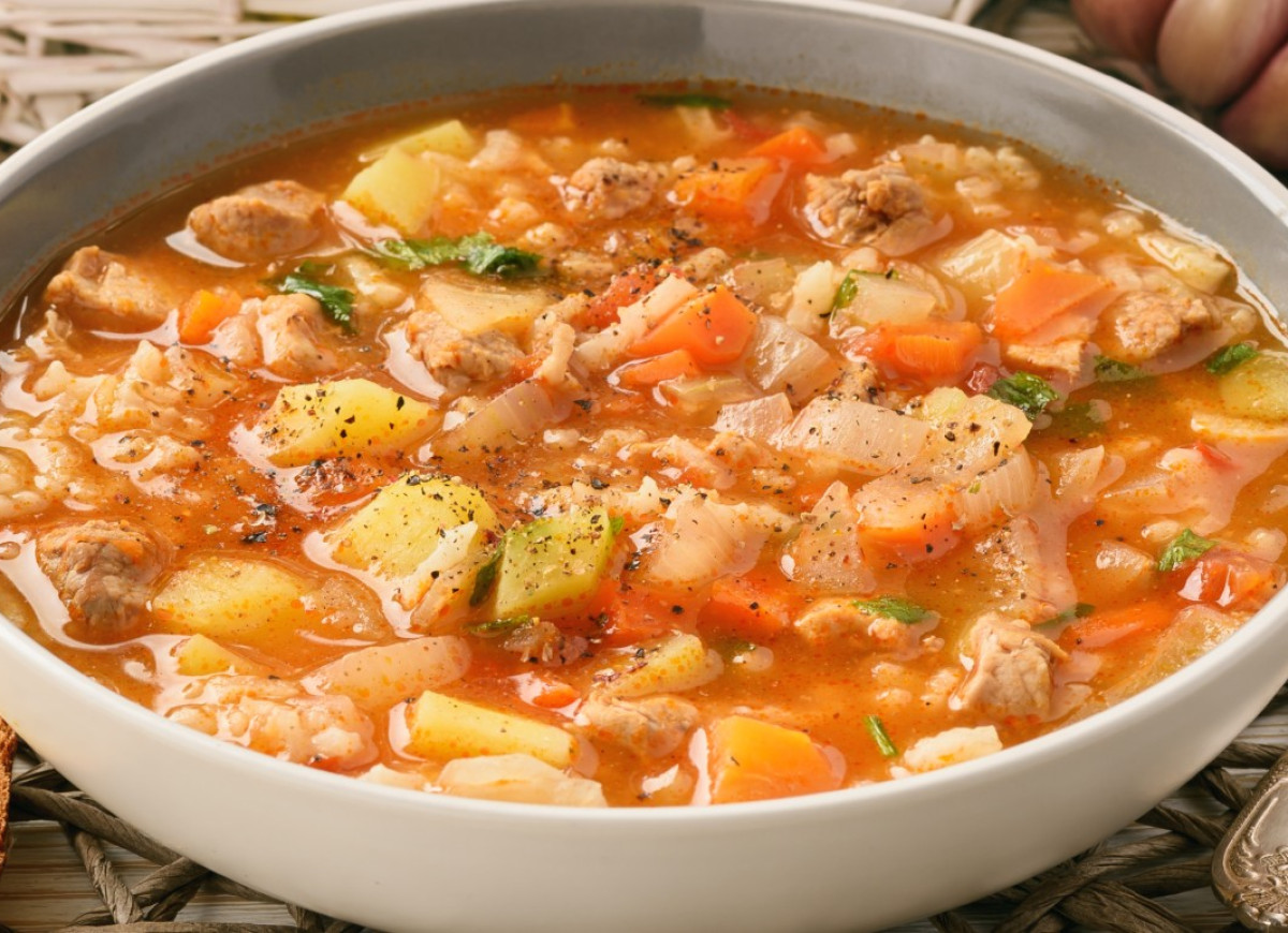 smażona zupa mastawa - rodzaj pilawu w płynie