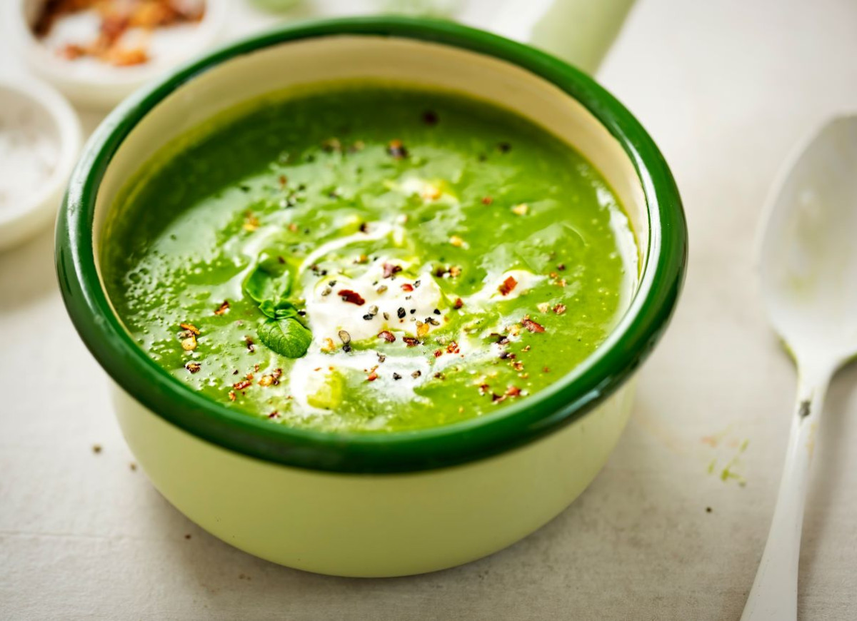 zupa z liści rzodkiewki