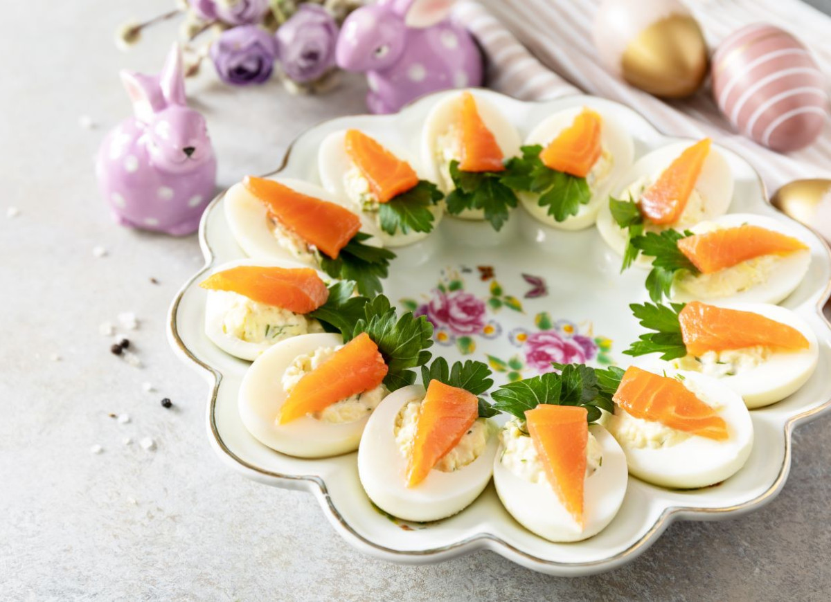 jajka faszerowane z łososiem
