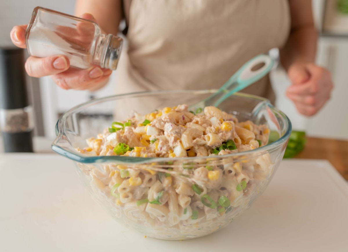 sałatka makaronowa z tuńczykiem