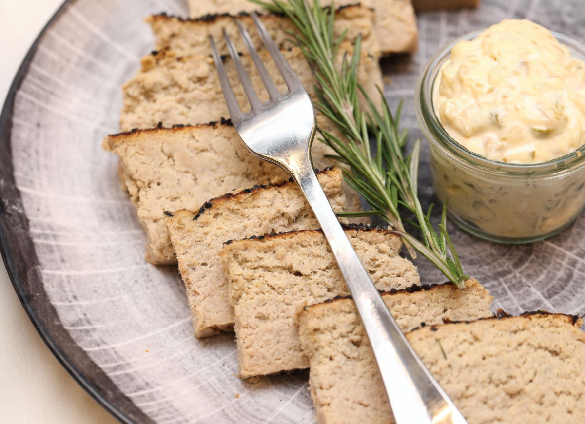 dlaczego pasztet się kruszy