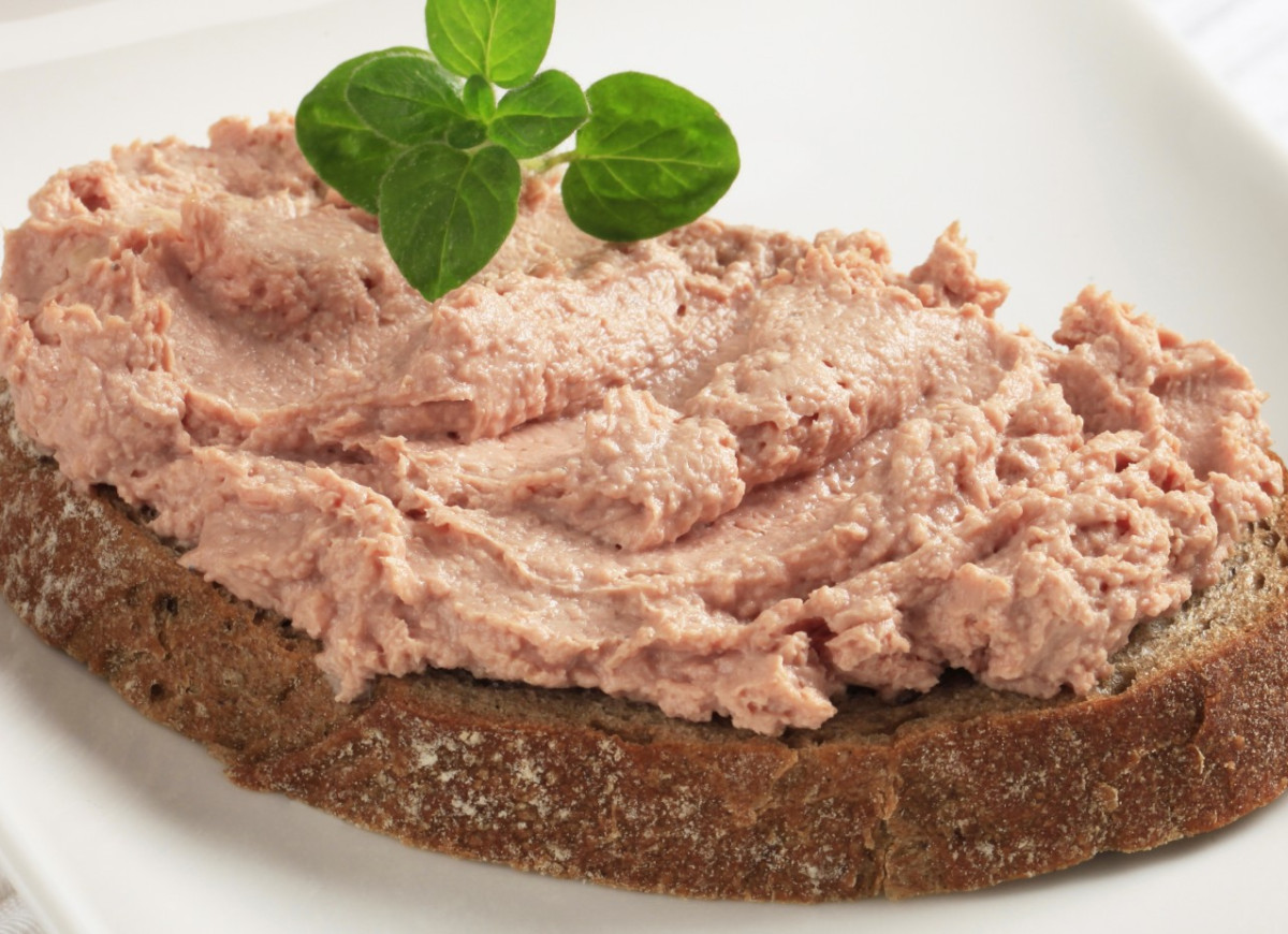 ekspresowy pasztet bez pieczenia z wątróbki