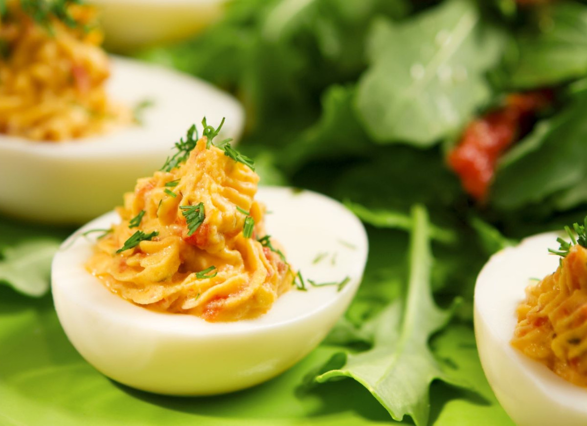 jajka faszerowane suszonymi pomidorami