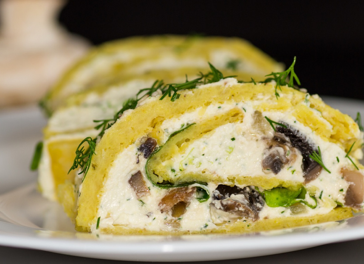 rolada z pieczarkami