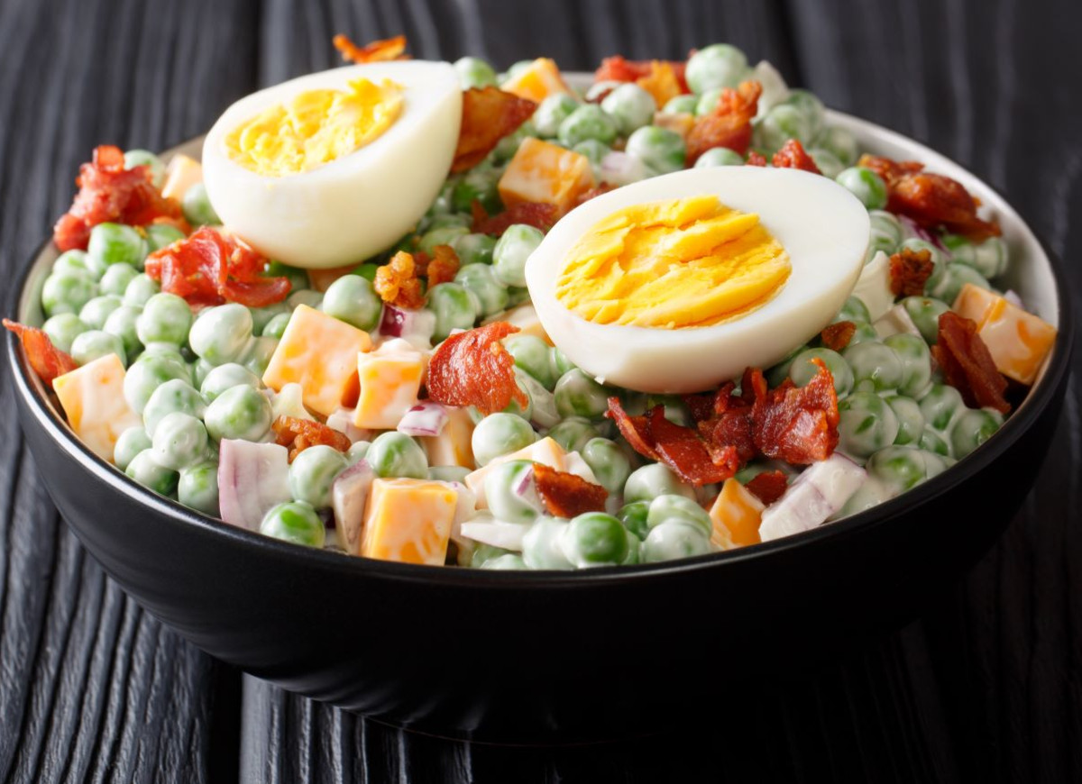 sałatka z cheddarem