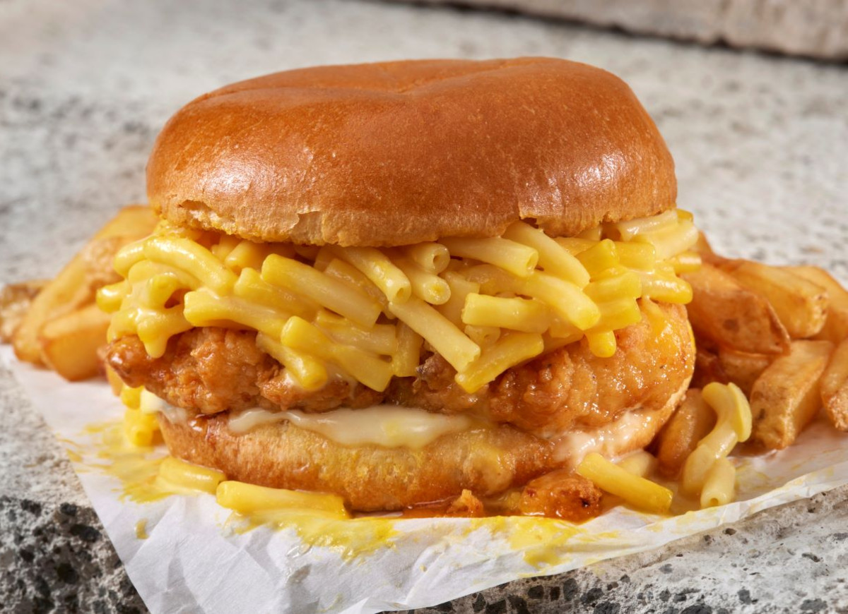 viralowy cheeseburger z makaronem