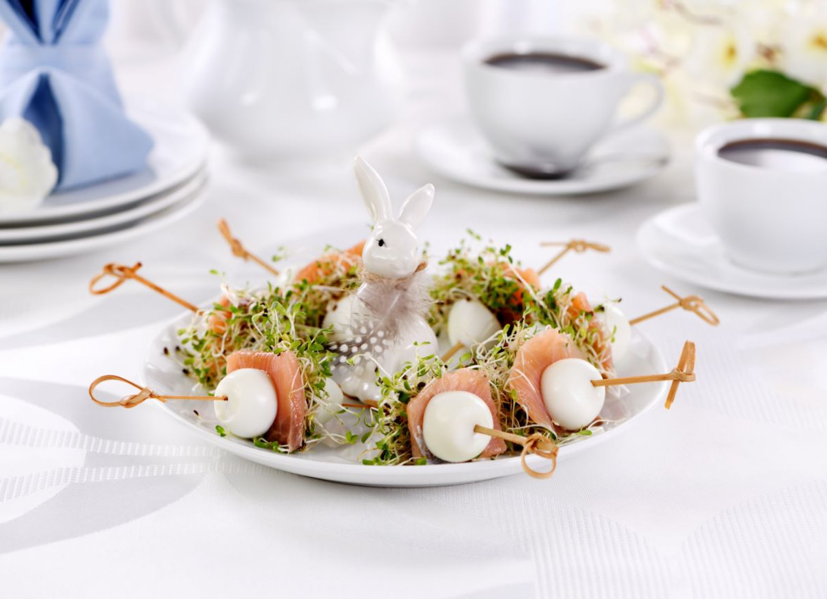 wielkanocna przekąska z łososiem