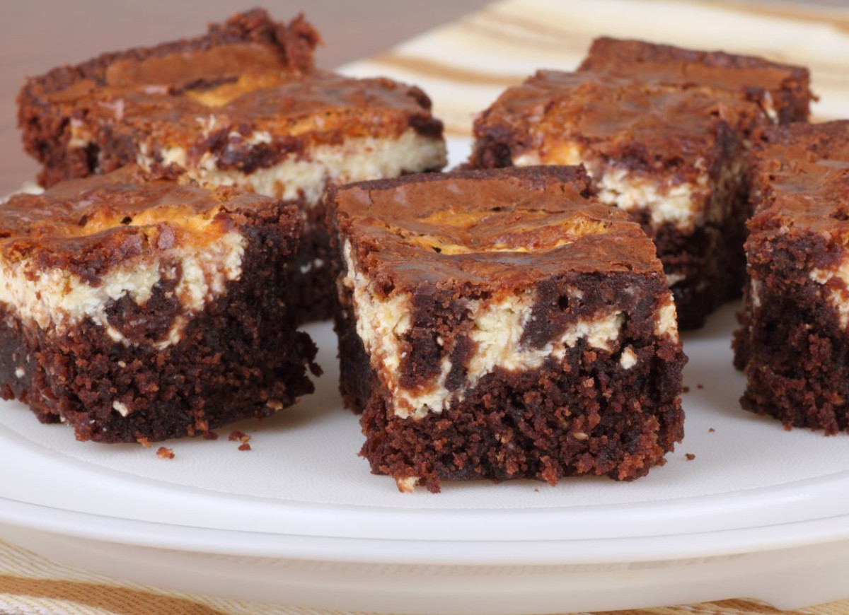 brownie z sernikiem i słonym karmelem