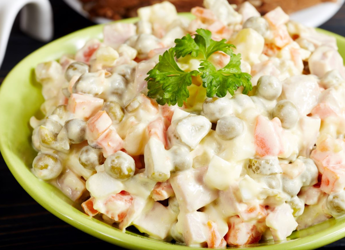 dlaczego sałatka jarzynowa kwaśnieje