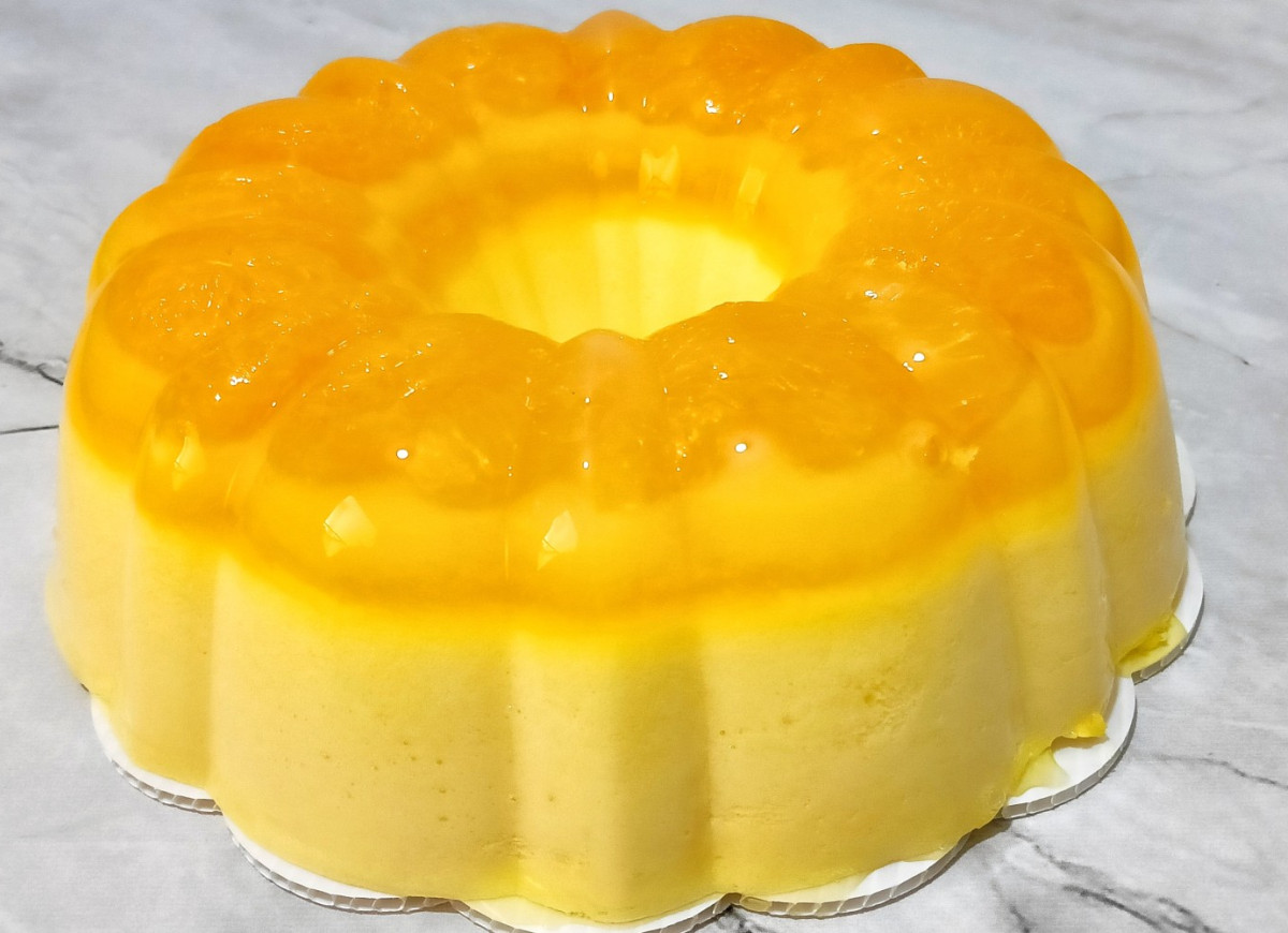 galaretka z mleka skondensowanego i brzoskwiń