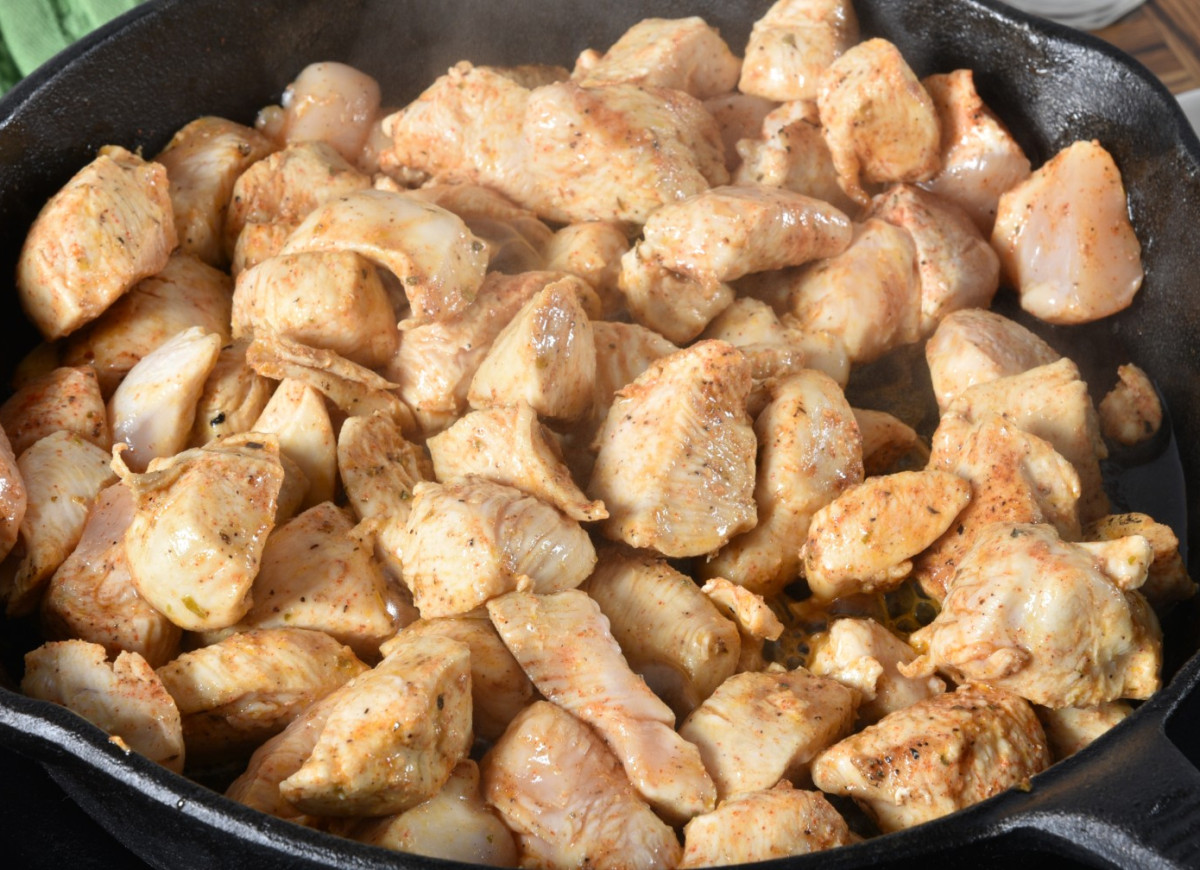 smażenie piersi z kurczaka