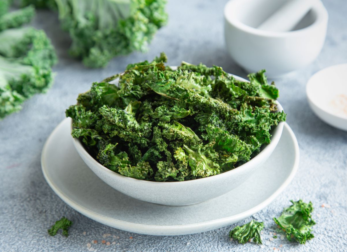 chipsy z jarmużu z air fryera