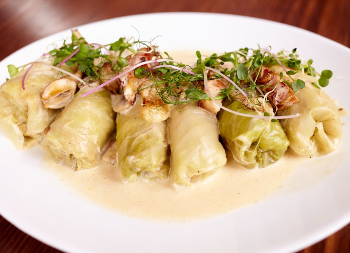 gołąbki w sosie chrzanowym