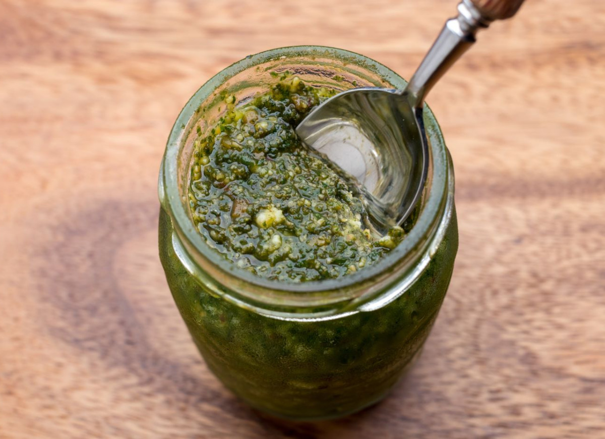 pesto z liści chrzanu