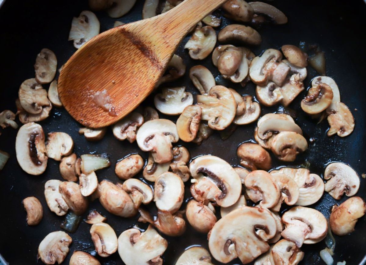 smażenie pieczarek