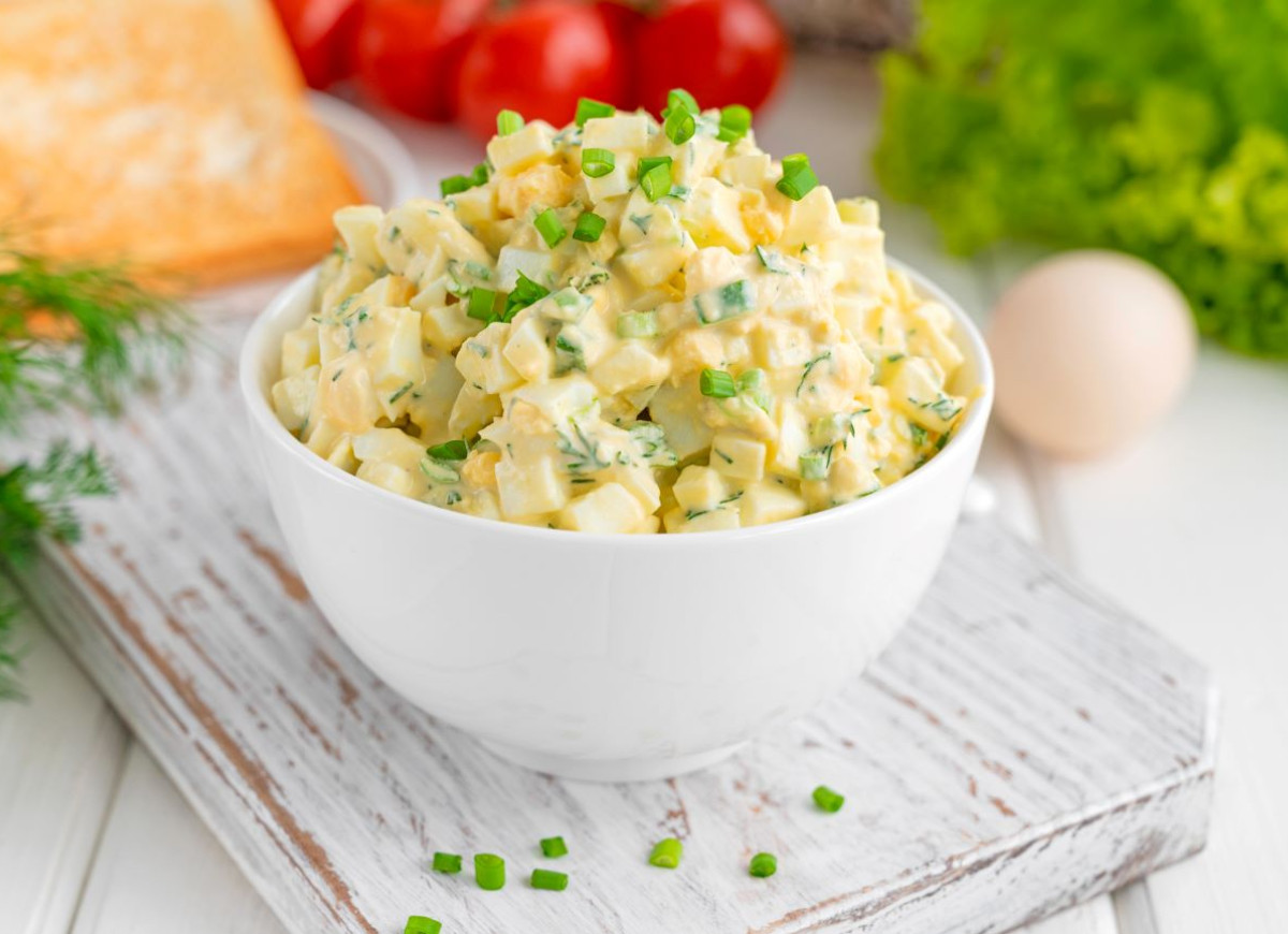 wielkanocna sałatka z chrzanem