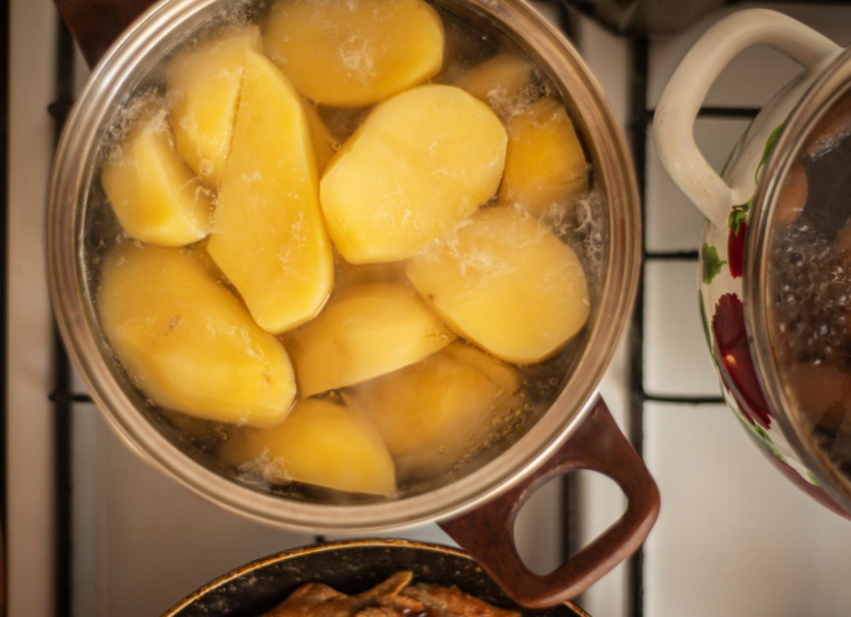 ziemniaki gotowane z masłem