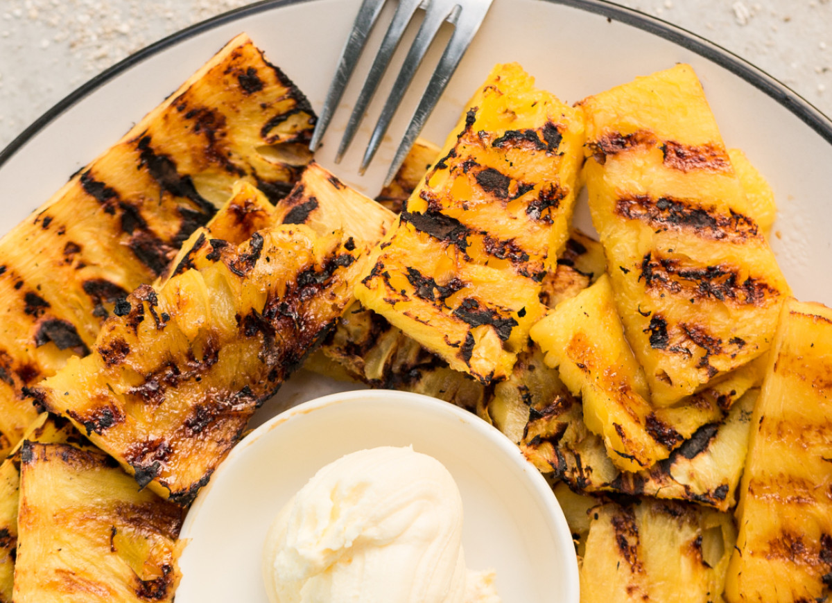 ananas z grilla