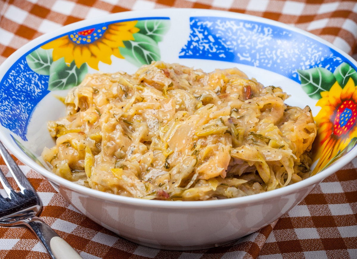 młoda kapusta z koperkiem