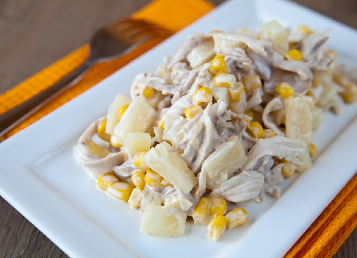 sałatka słoneczna z kurczakiem