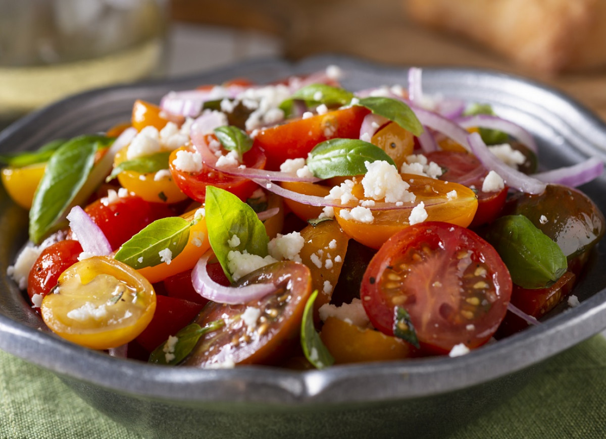 sałatka z pomidorów