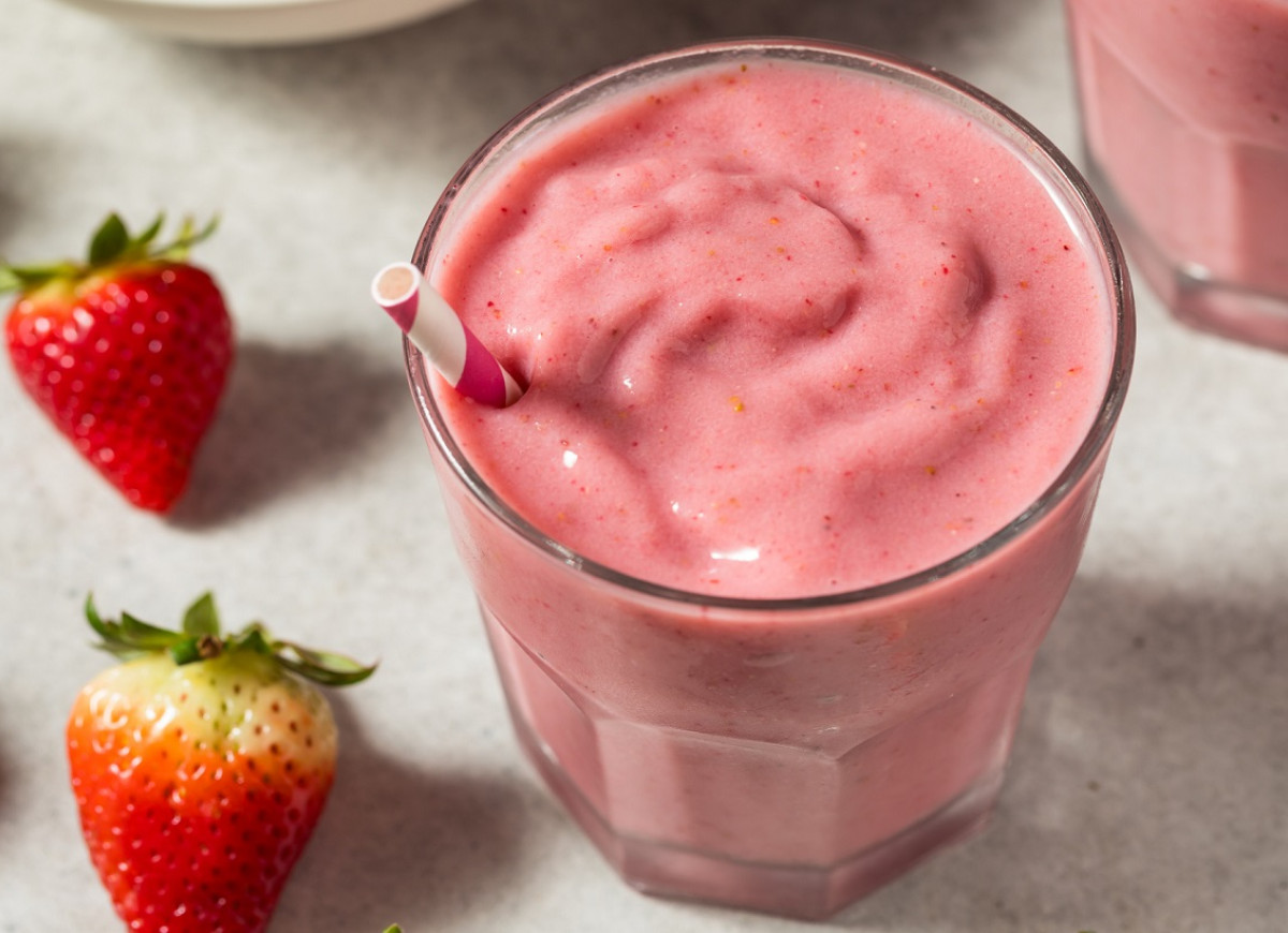 koktajl truskawkowy z serkiem wiejskim