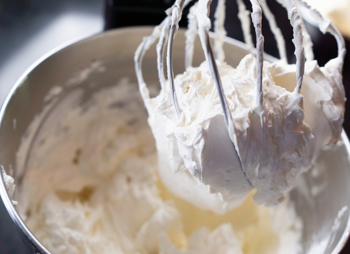 krem do tortu z bitą śmietaną