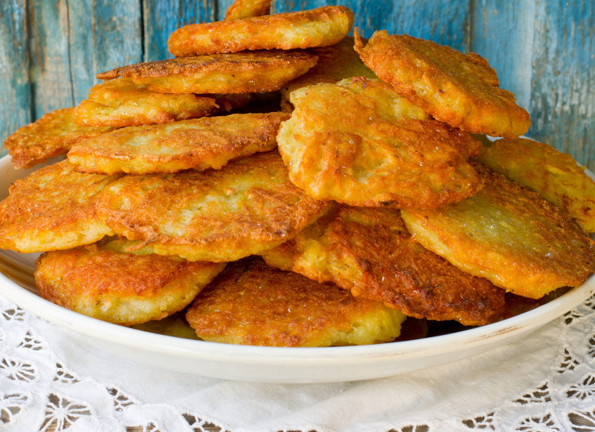 Placki ziemniaczane z sokiem z cytryny