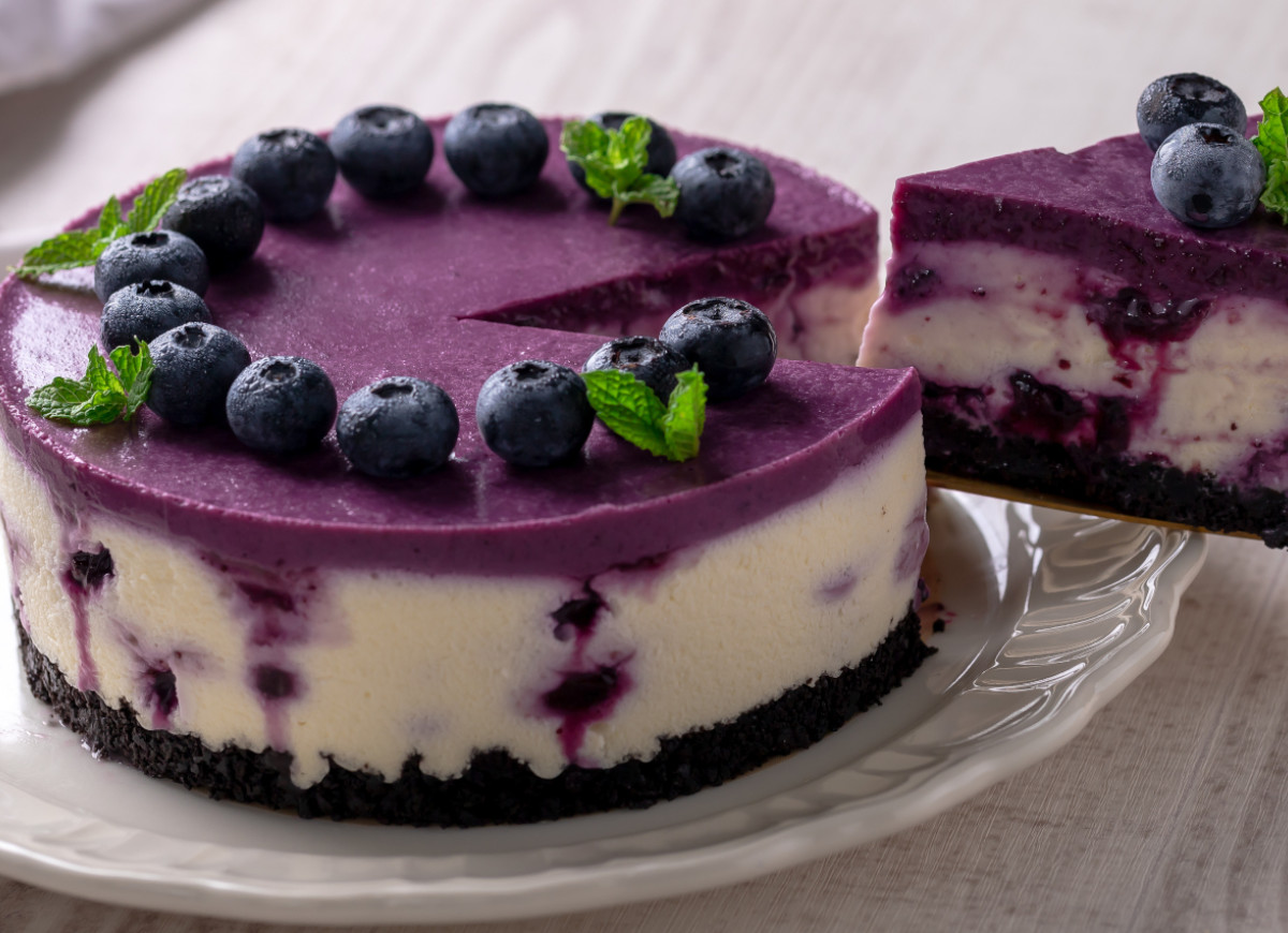 Sernik na zimno z borówkami