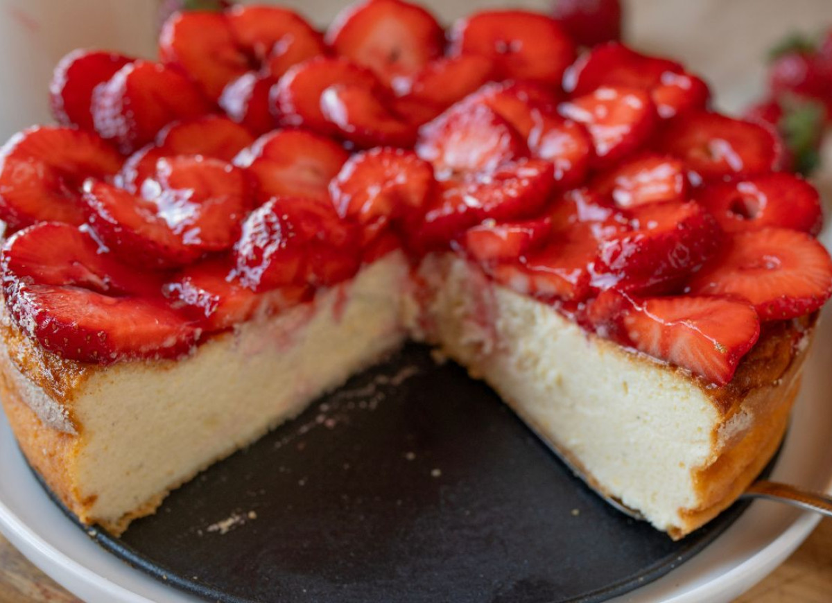 sernik z truskawkami
