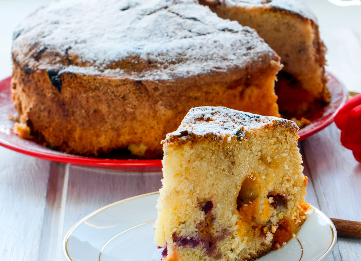 Ciasto z morelami, truskawkami i porzeczkami