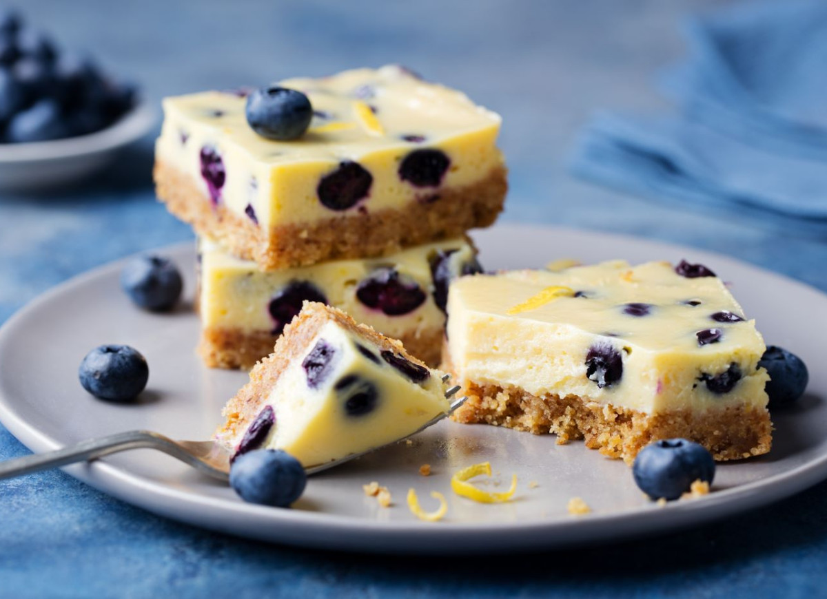 kostka sernikowa z borówkami