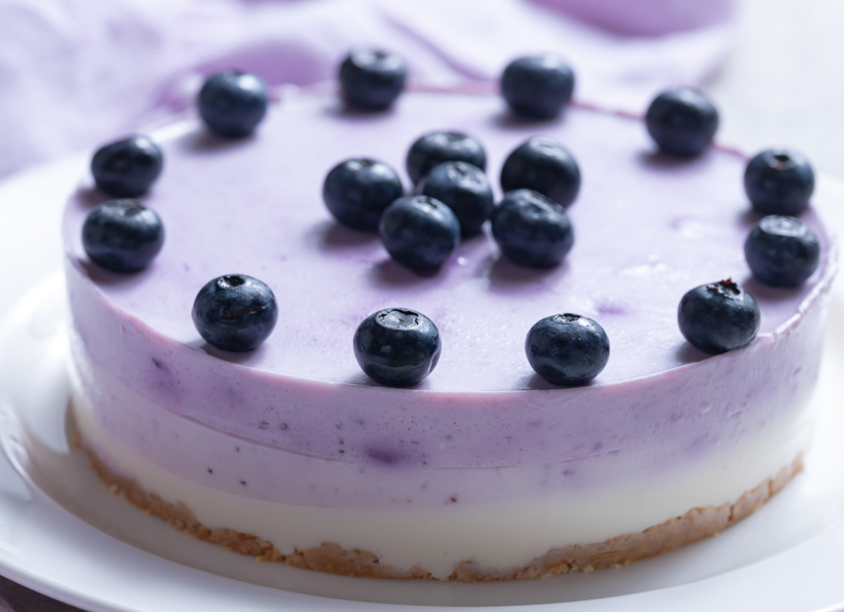 sernik na zimno z jagodami