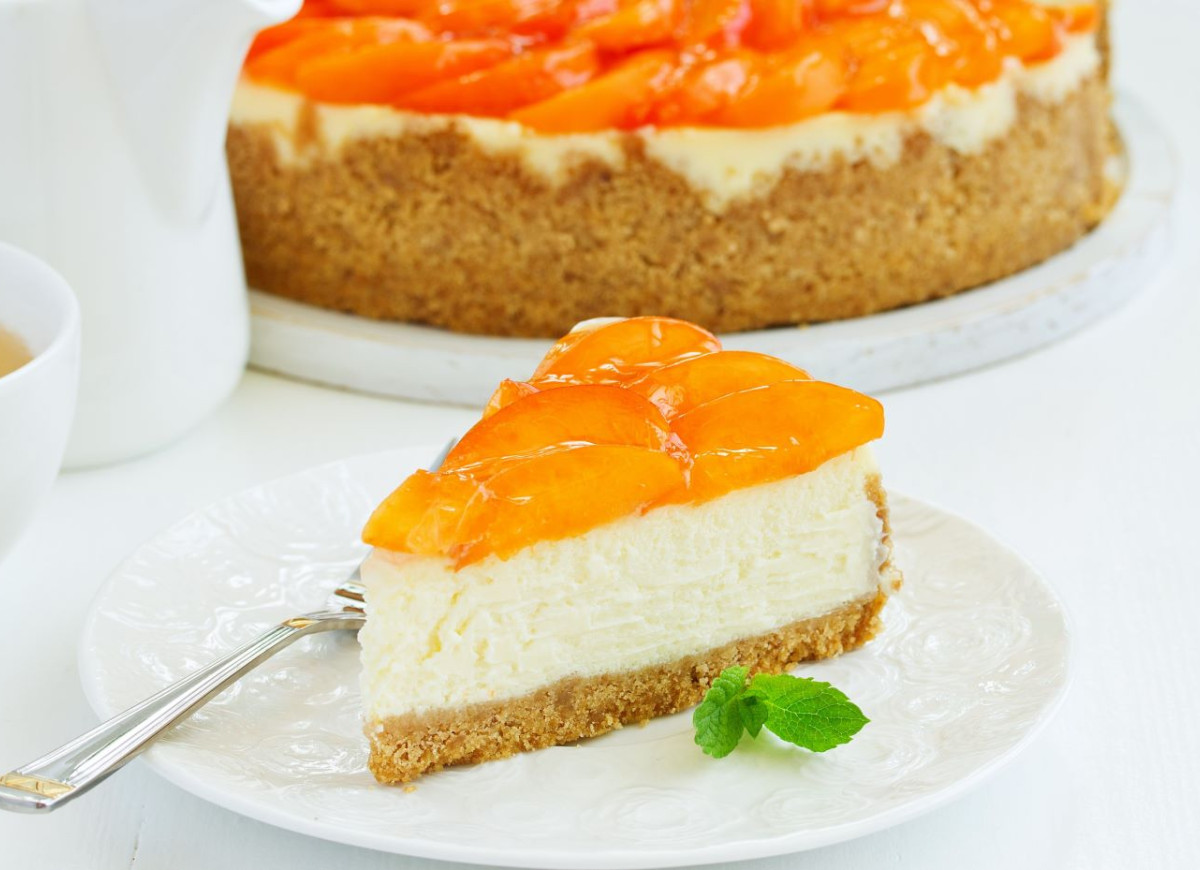 sernik na zimno z morelami