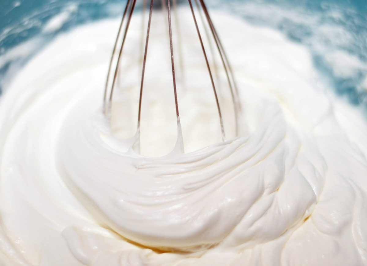śmietanowy krem do tortu