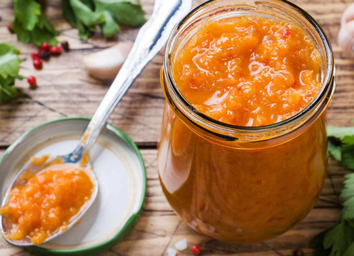 sos z cukinii do słoików