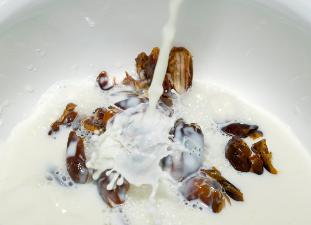 Zalewanie daktyli mlekiem