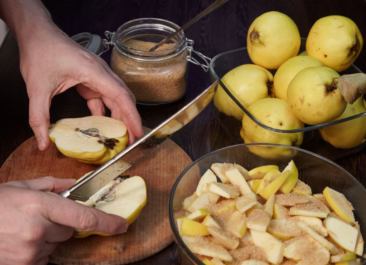 krojenie pigwy po przemrożeniu