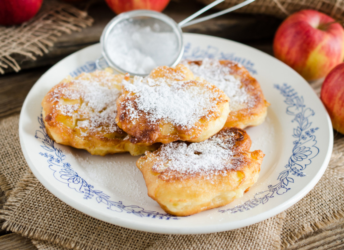 racuchy na maślance z jabłkami
