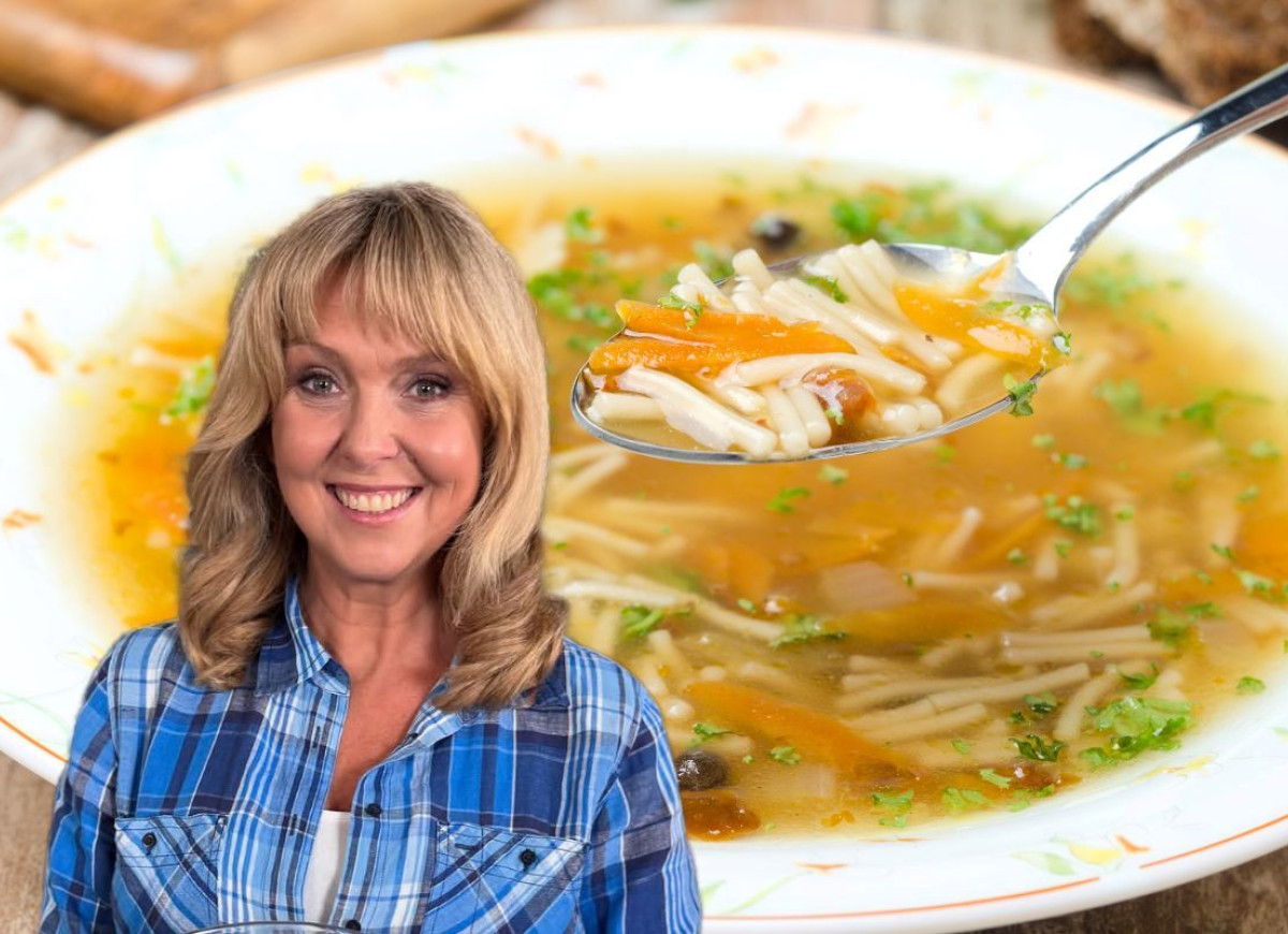 rosół z cynamonem i śliwkami Ewy Wachowicz