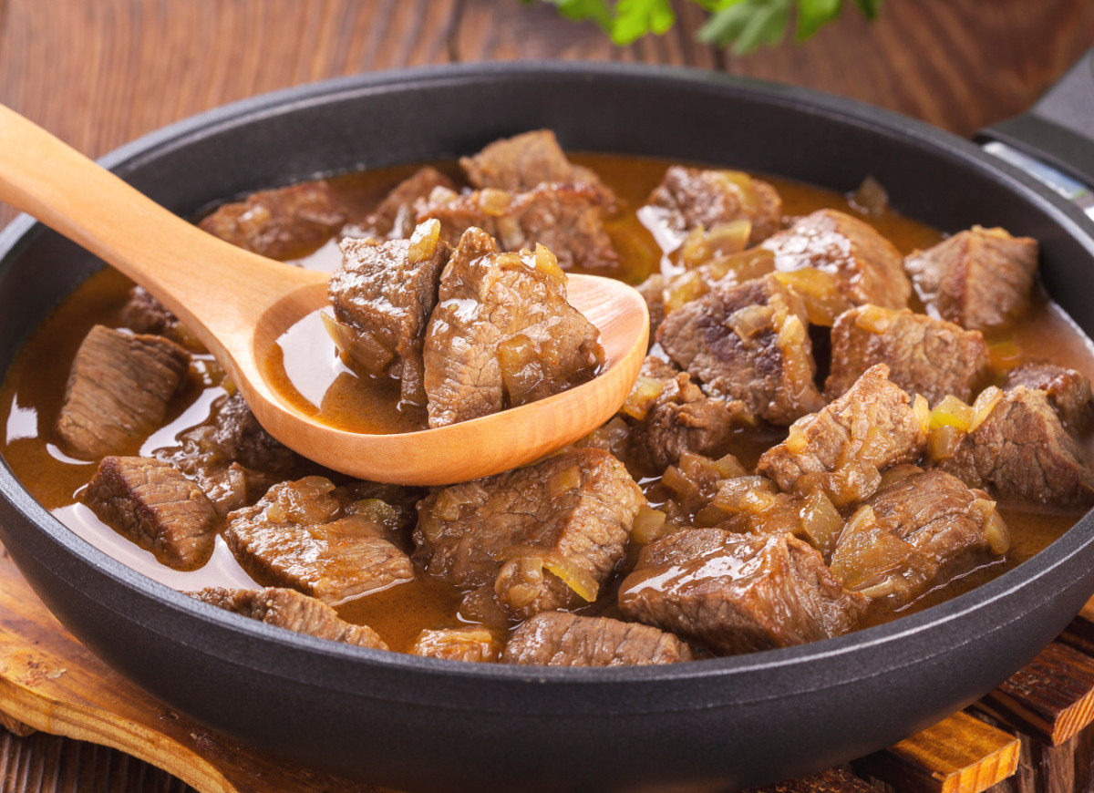 Gulasz twarde mięso