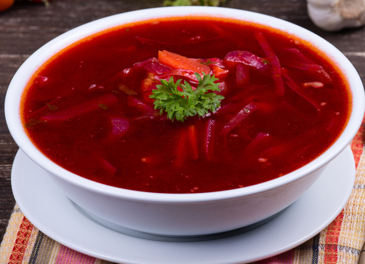 barszcz czerwony z pieczonych buraków