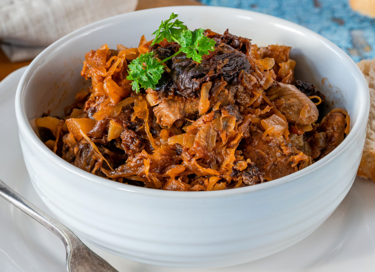 dodatek sosu sojowego lub miso do bigosu