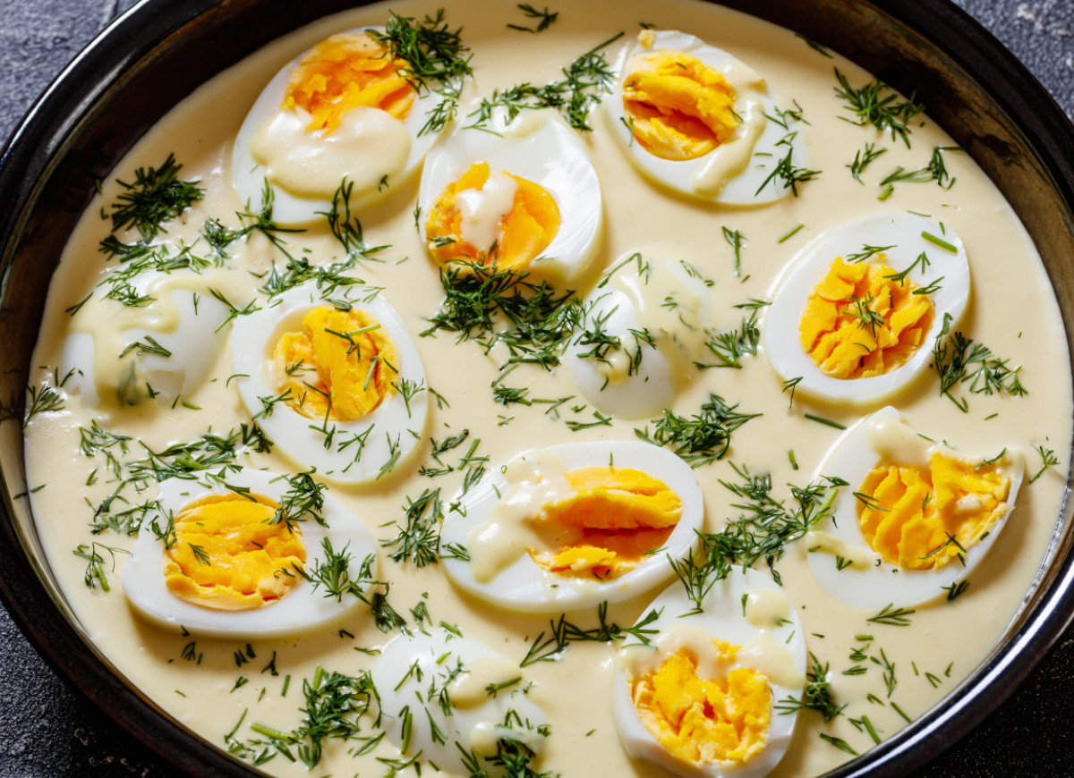 jajka w sosie musztardowym