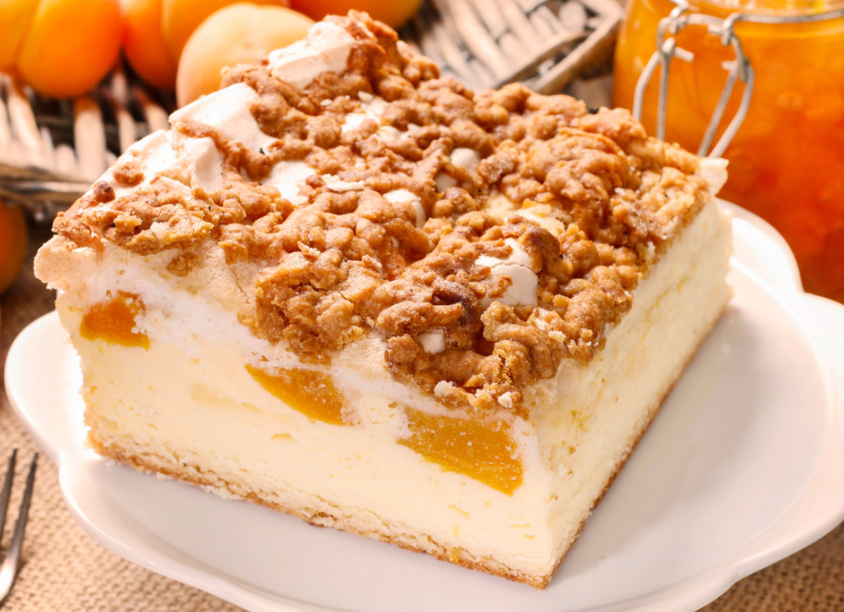 sernik brzoskwiniowy