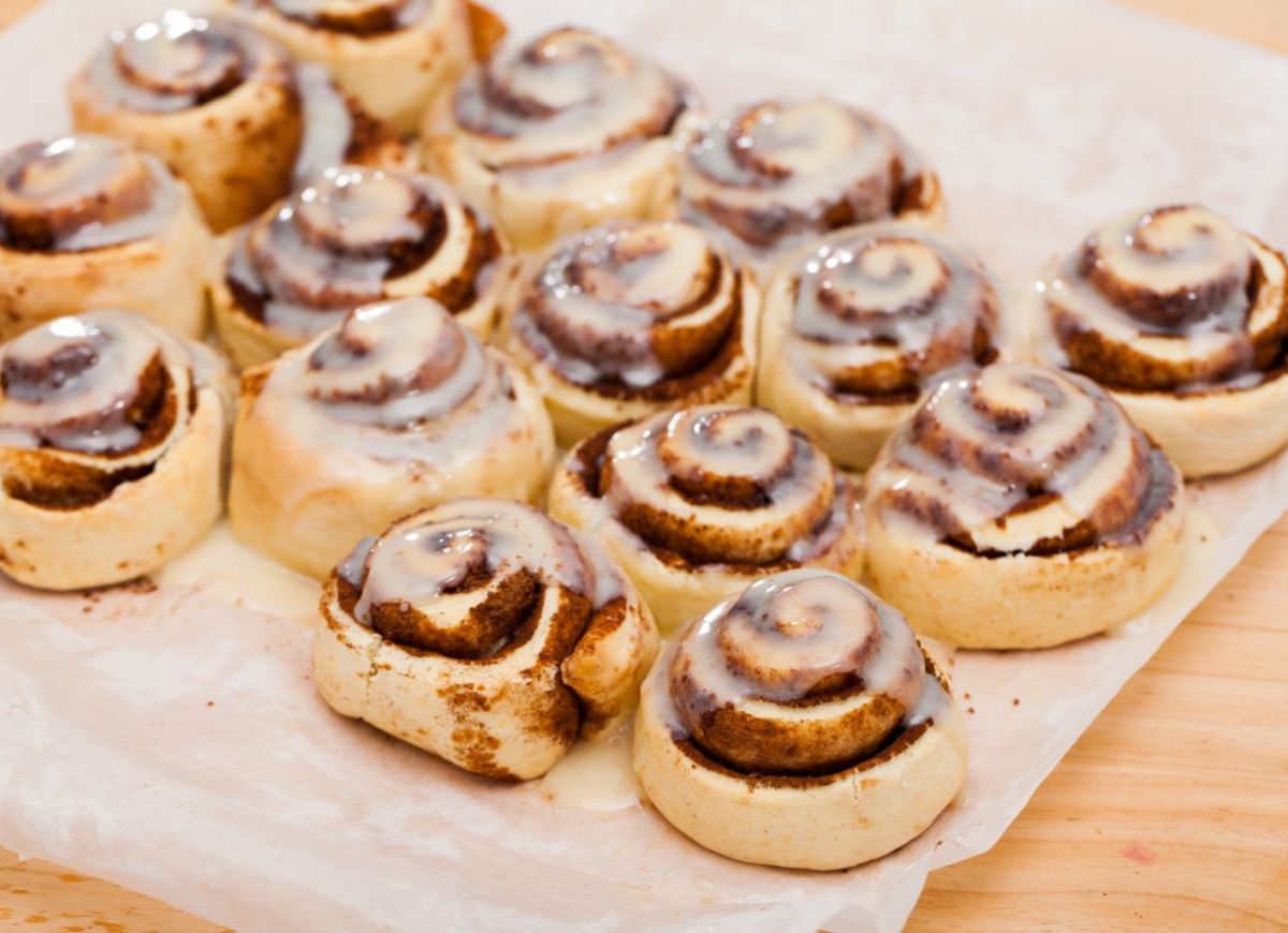 szybkie cynamonki z ciasta na maślance